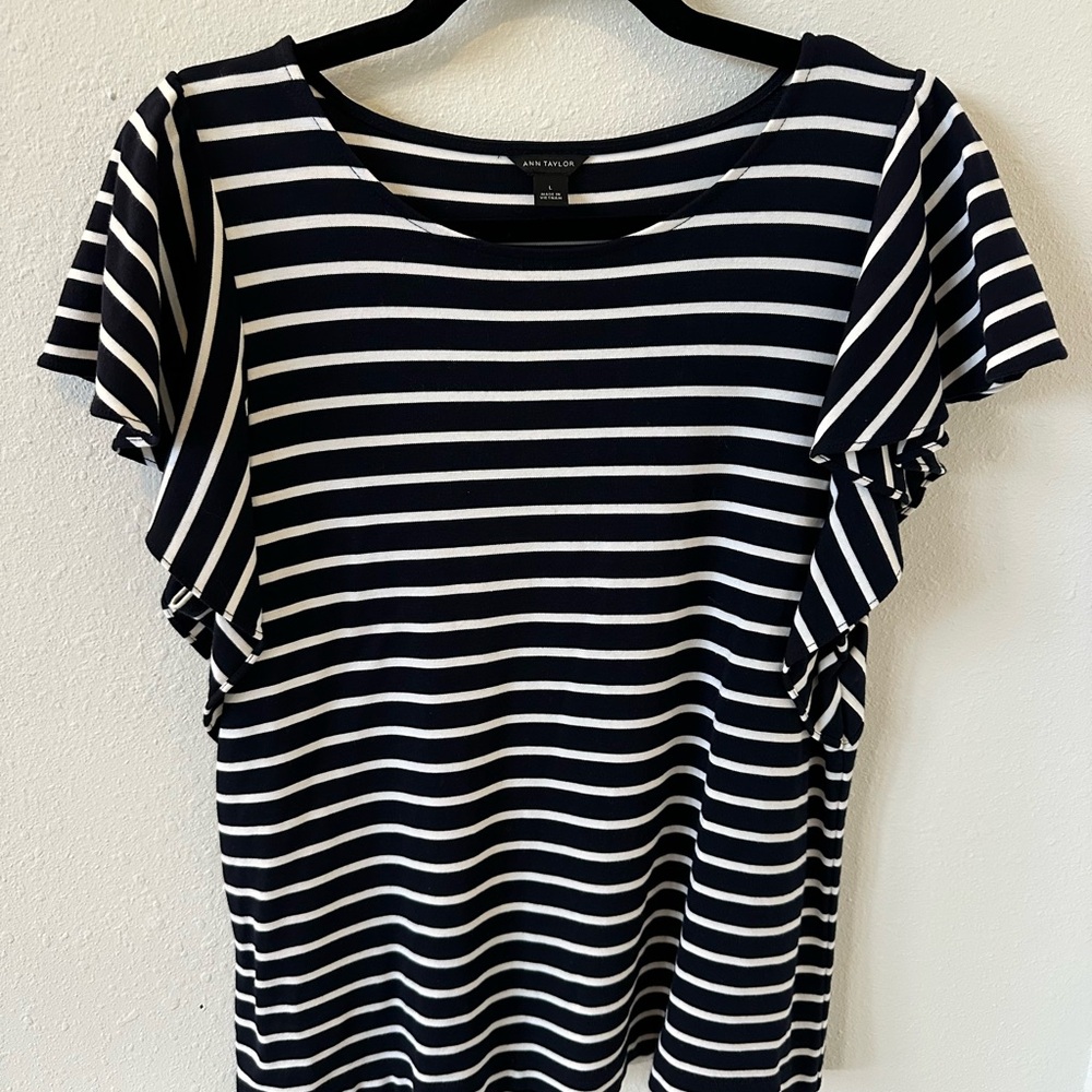 Ann Taylor Black and White Striped Short Sleeve Top